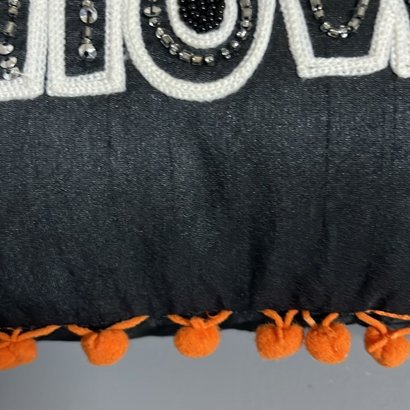 Halloween Pillow Oblong - lots of beading - Picture 4 of 9